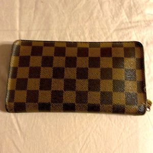LV Wallet